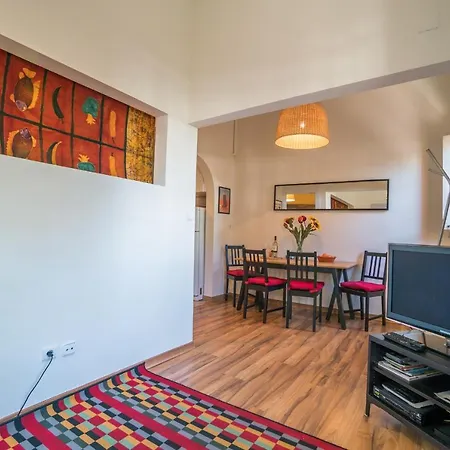 Traditional Gomes - Lisbon's Oasis Apartament
